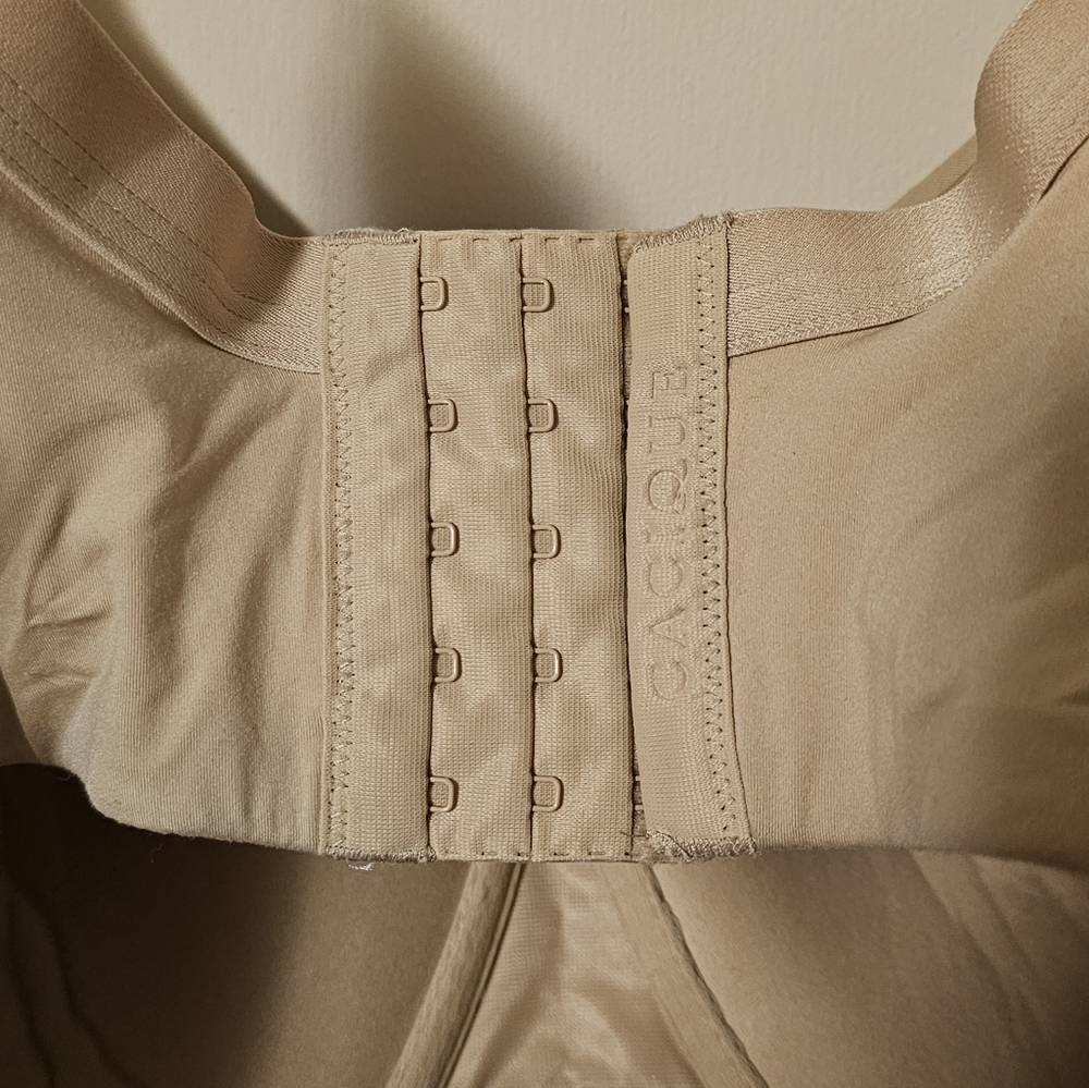Cacique 44H Full Coverage Bra - Picture 3 of 4